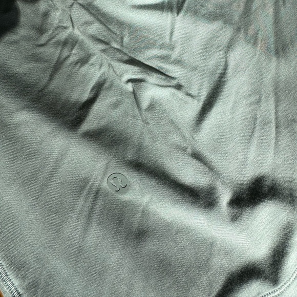 Lululemon tank silver blue size 4 - Picture 5 of 5